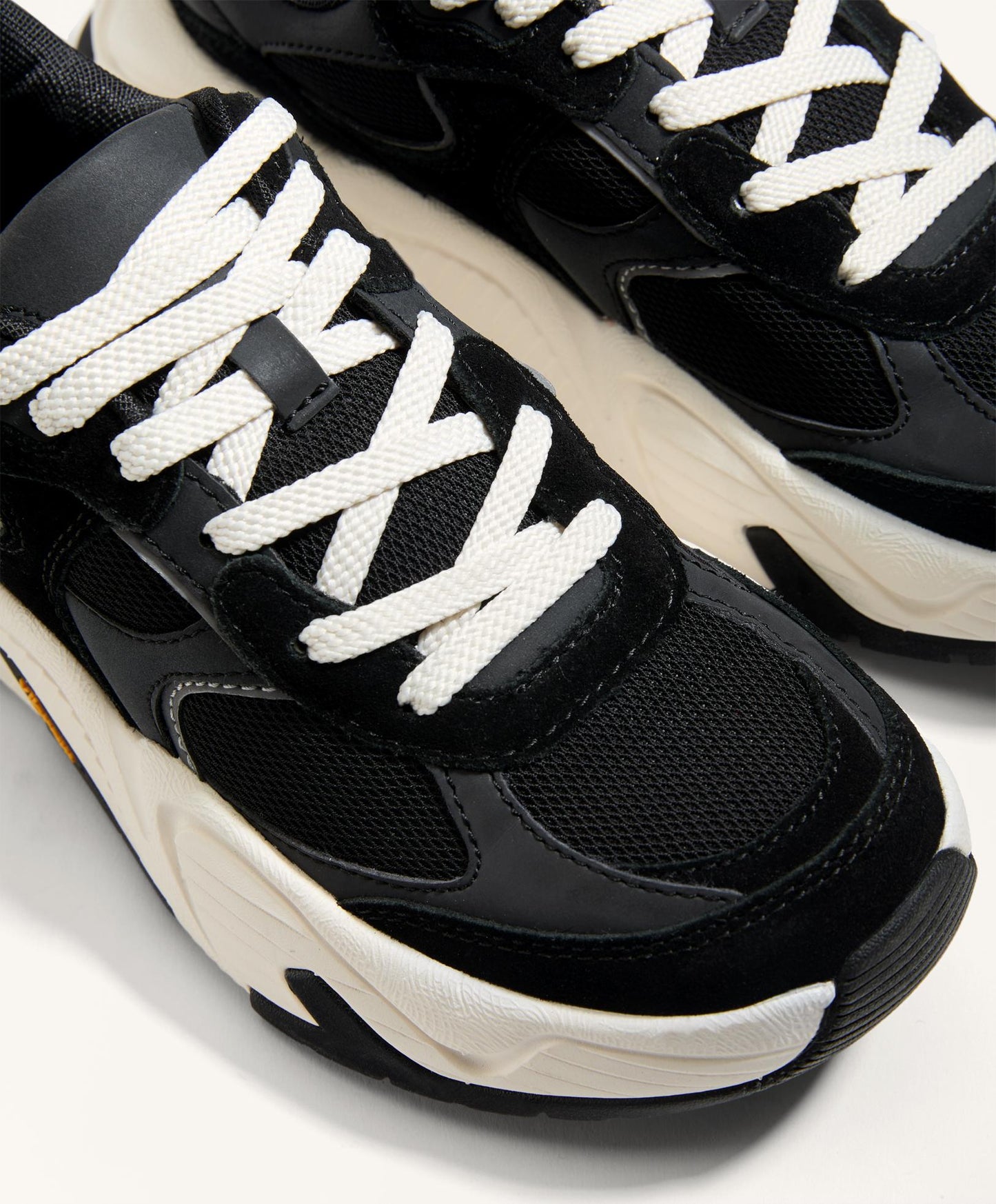 Vibram XS TREK trainers