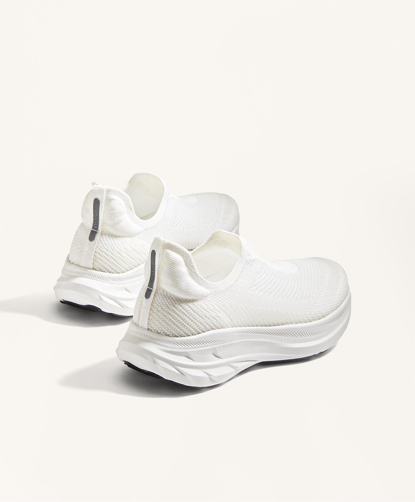 Entry-level laceless Running shoe
