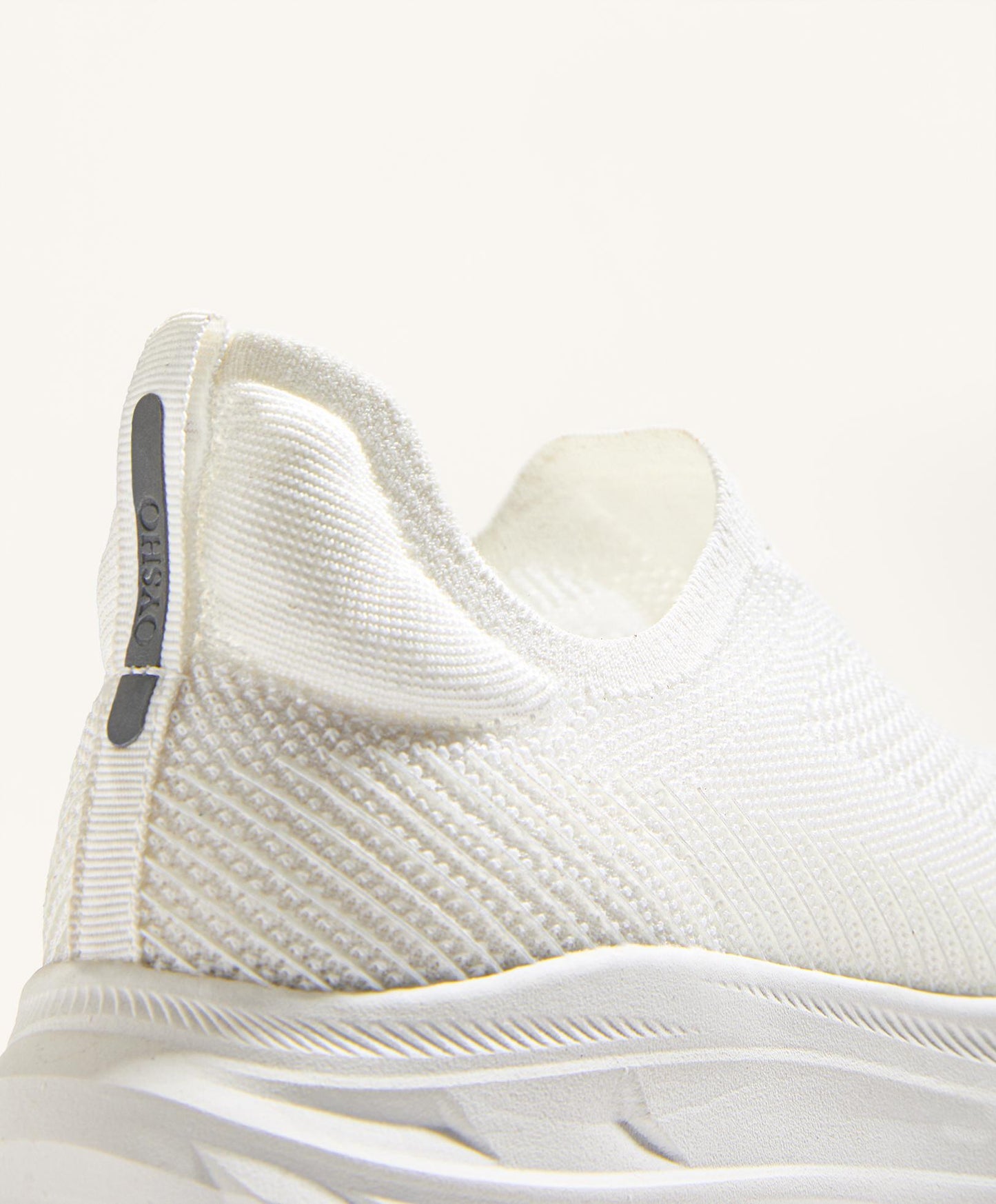 Entry-level laceless Running shoe