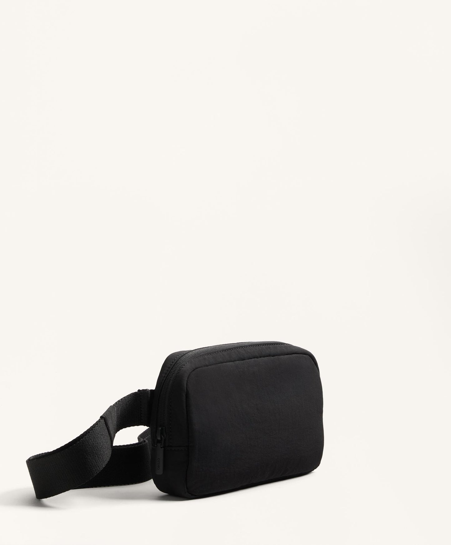 Cross-body belt bag