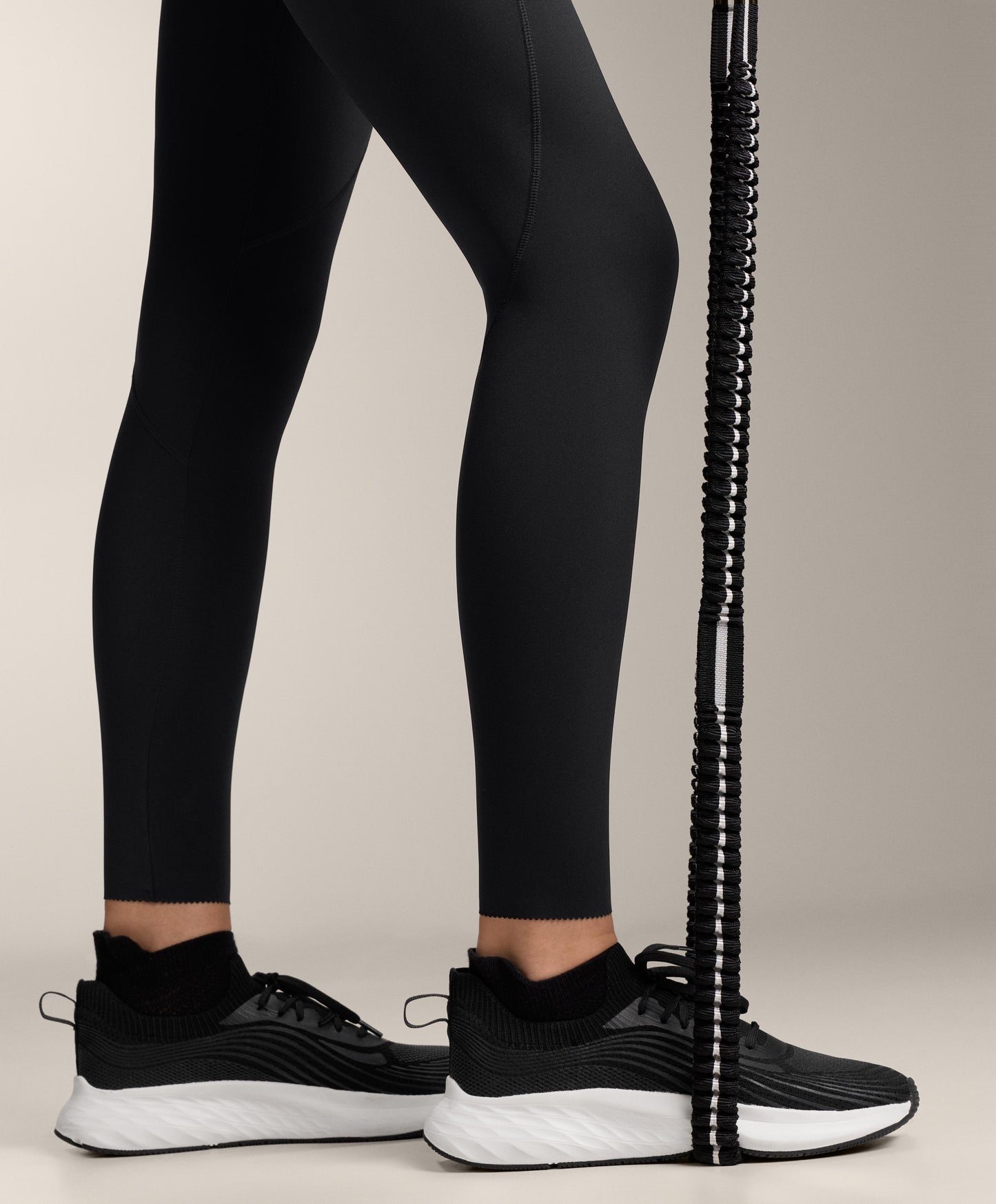 Compressive high rise ankle-length basic leggings