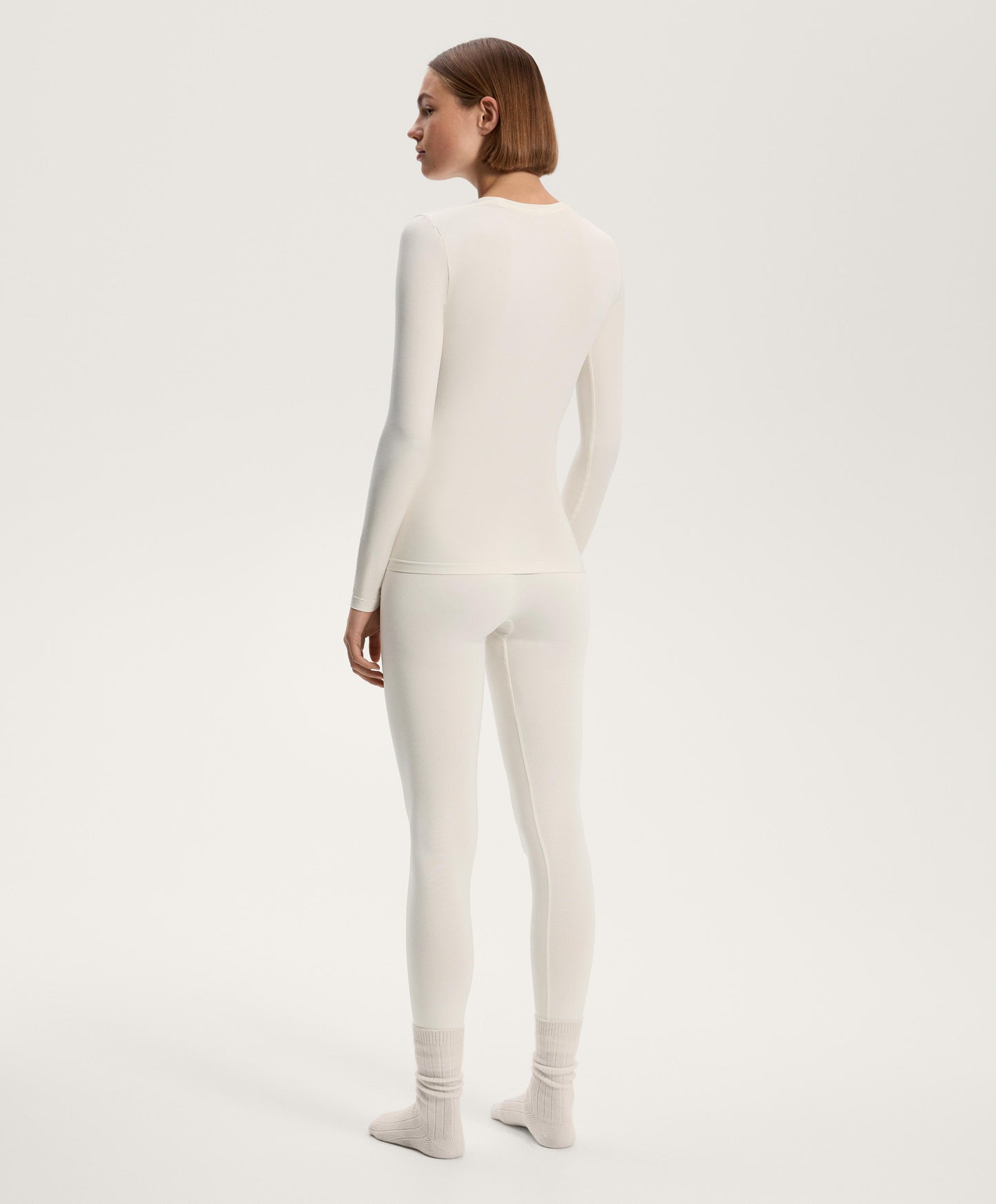 Ankle-length seamless base layer leggings
