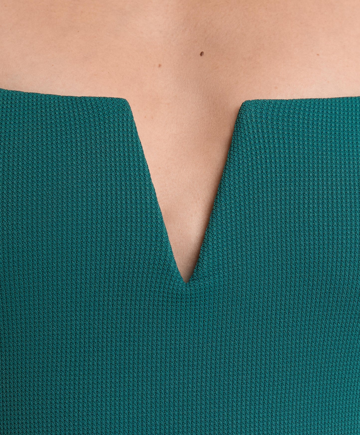 Piqu¨¦ V-neck swimsuit