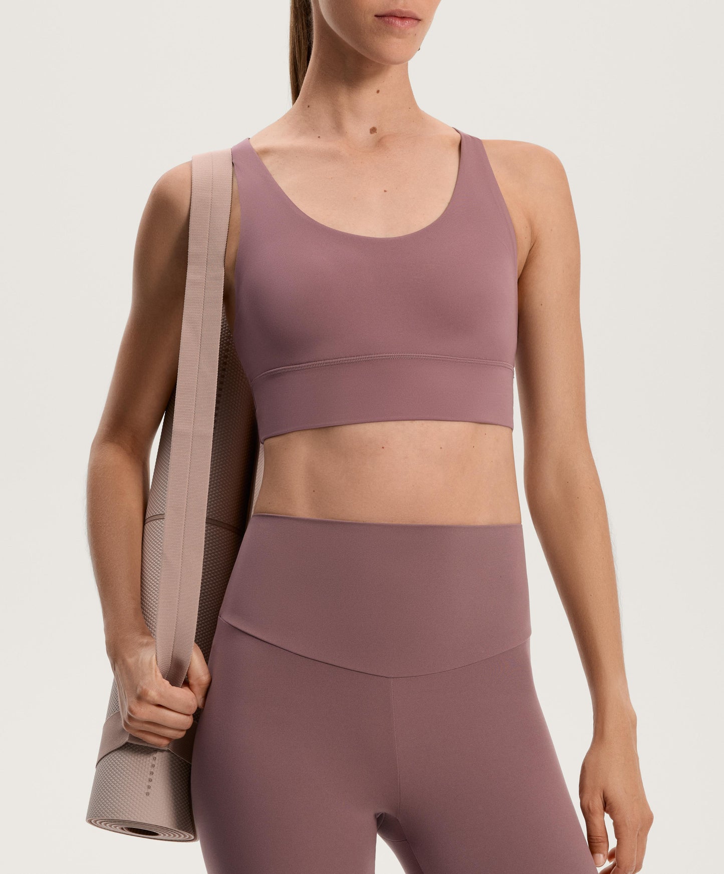 Medium-support Comfortlux sports bra with cups