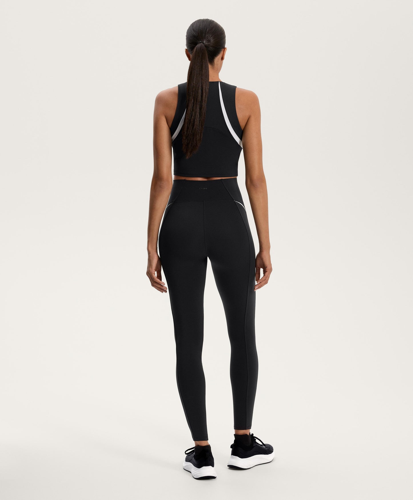 Line detail compressive tank top