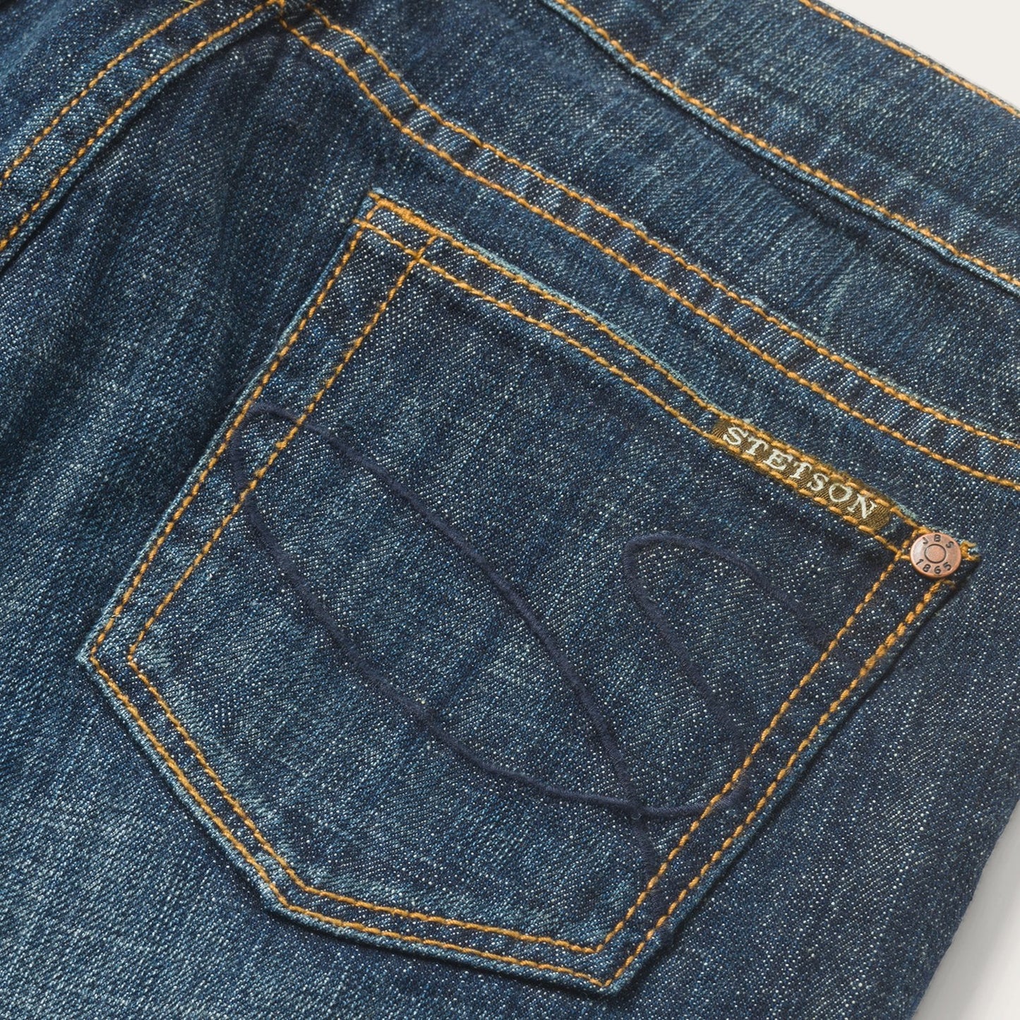 816 Classic Boot Cut Jeans In Dark Wash Women