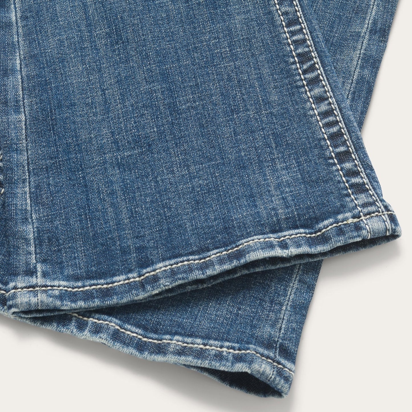 816 Fit Jeans With White S Back Pocket Women