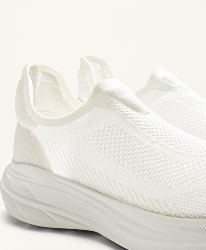 Entry-level laceless Running shoe