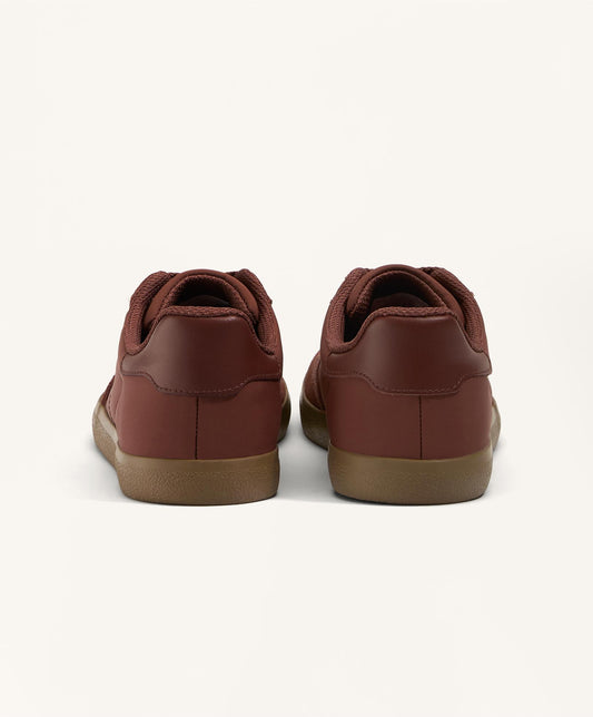 Nylon trainers with pieces