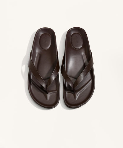 Strappy flat sandal
