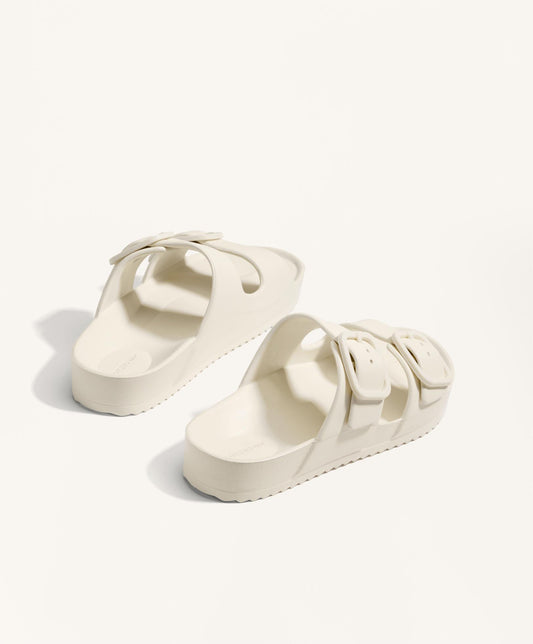 Buckle sandals