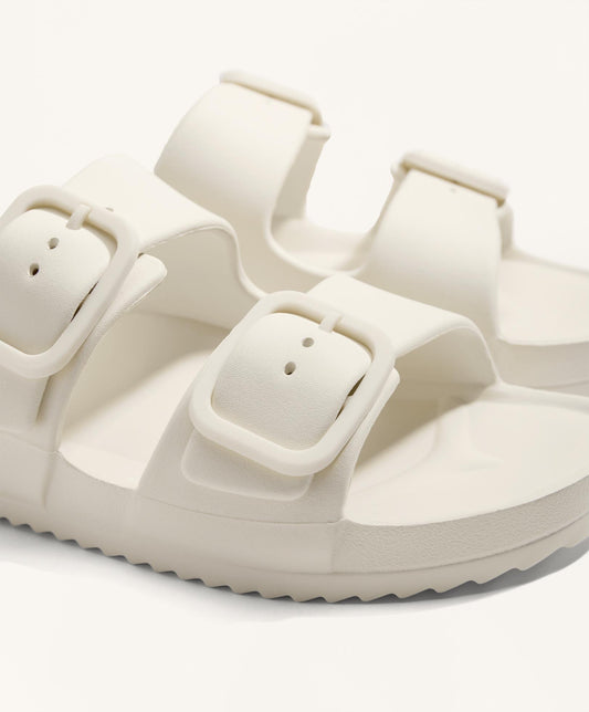Buckle sandals