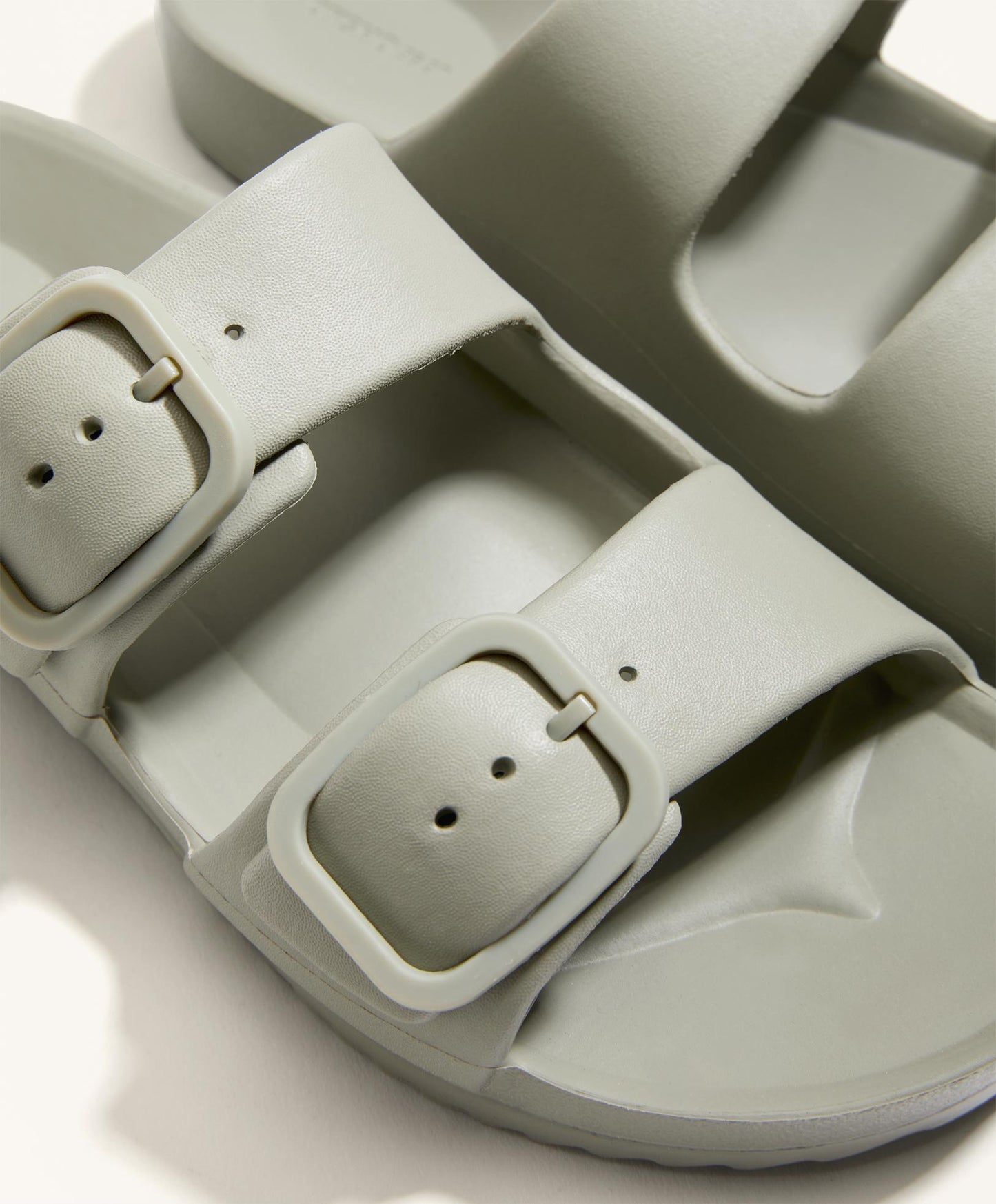 Buckle sandals