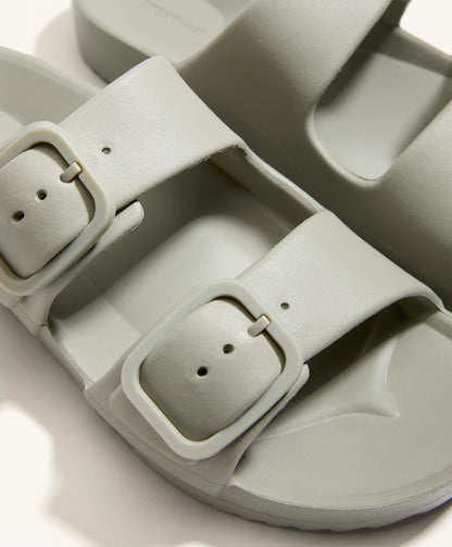 Buckle sandals