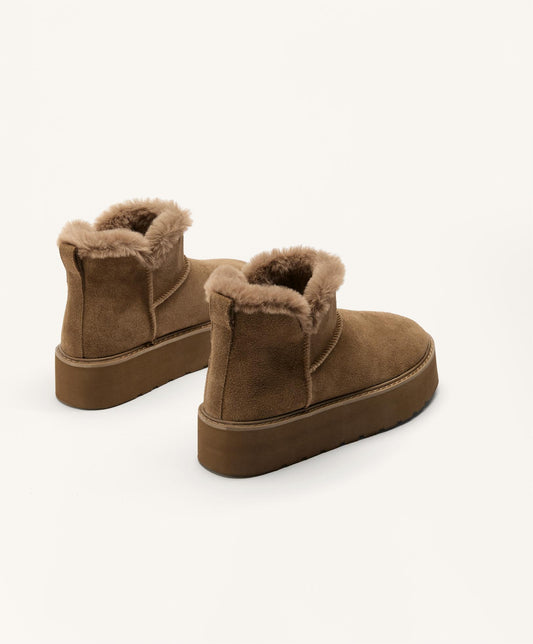 Leather platform boot