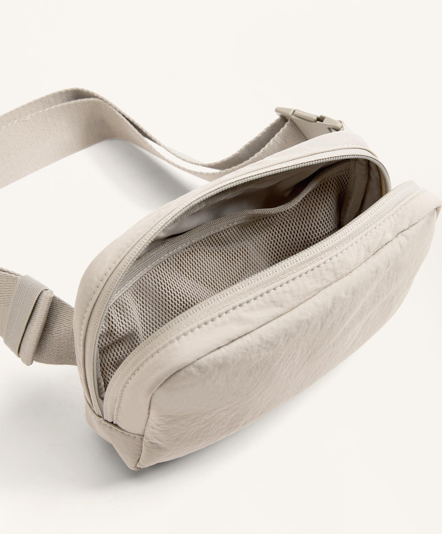 Cross-body belt bag