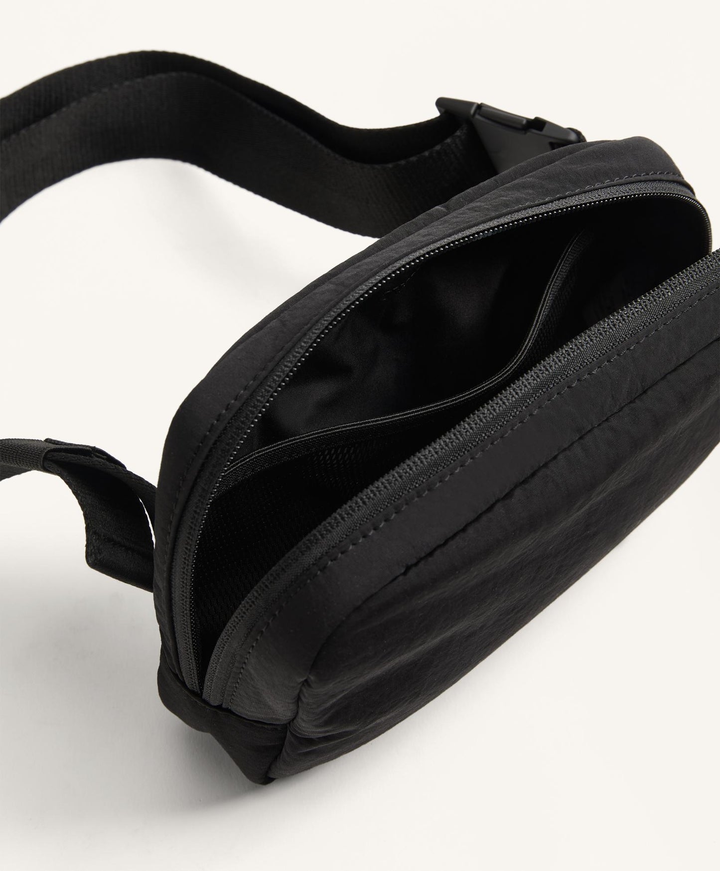 Cross-body belt bag