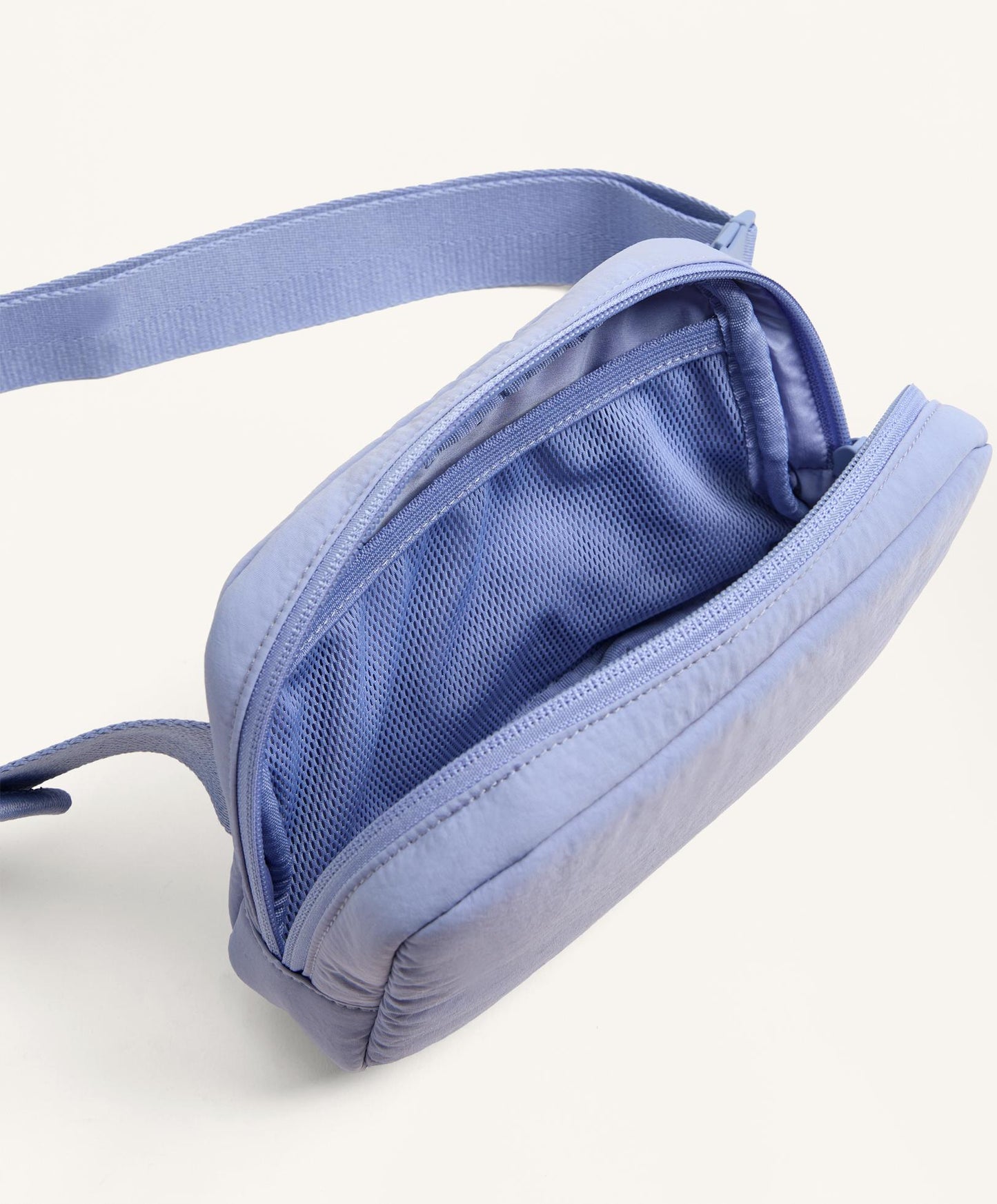 Cross-body belt bag