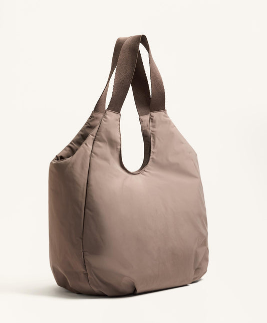 Shopper bag with contrasting handle