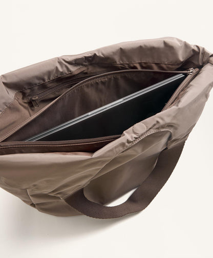 Shopper bag with contrasting handle