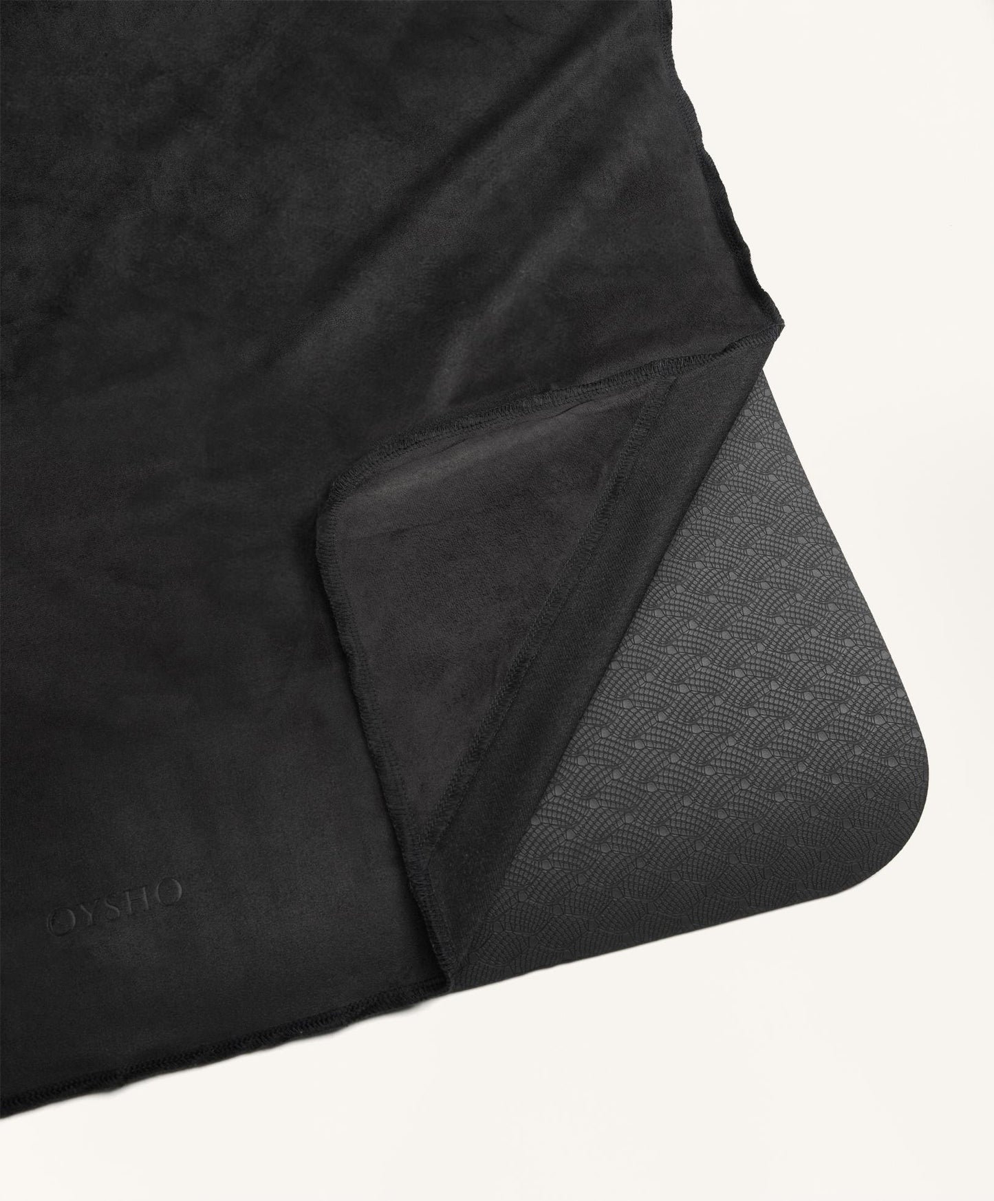 Adjustable mat towel