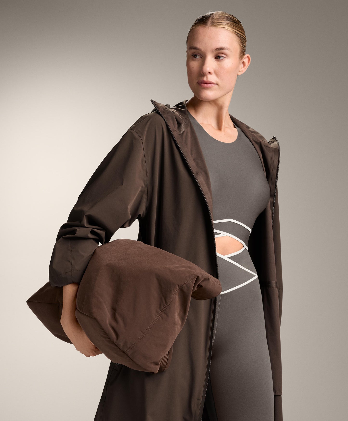 Perfect-adapt crossover strap Tank top