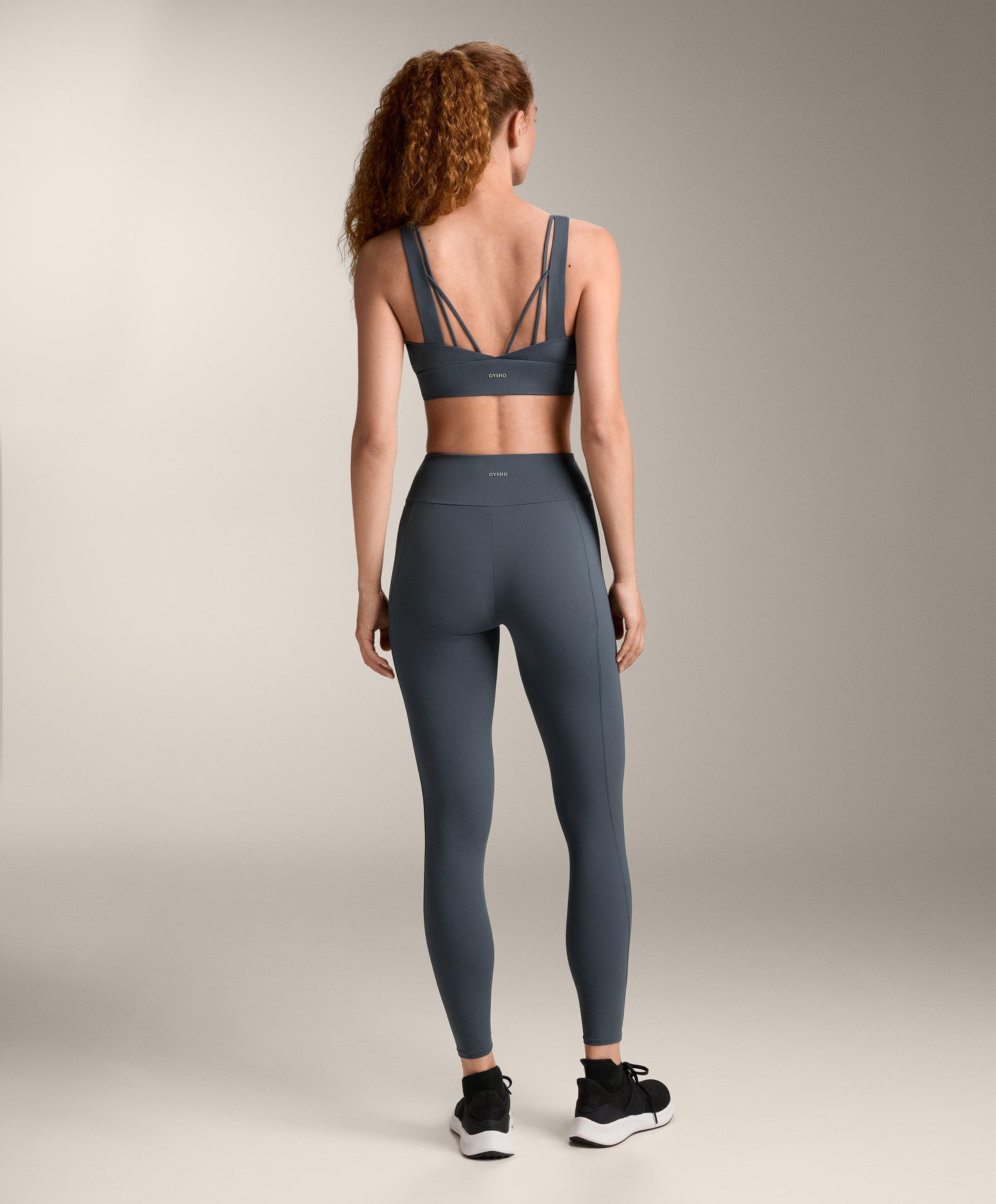 Light Touch medium-support sports bra