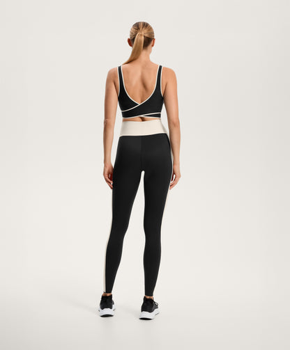 Perfect-Adapt medium support cross-back sports bra