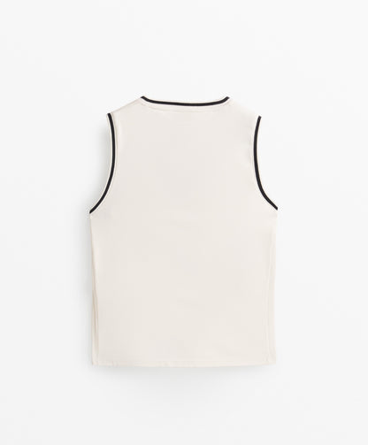 Sleeveless V-neck T-shirt