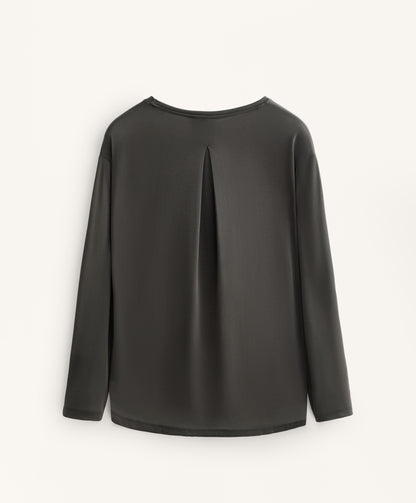 Long sleeve T-shirt with back pleat in a modal blend