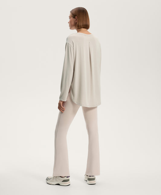 Long sleeve T-shirt with back pleat in a modal blend