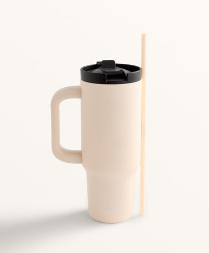 Tumbler bottle with handle