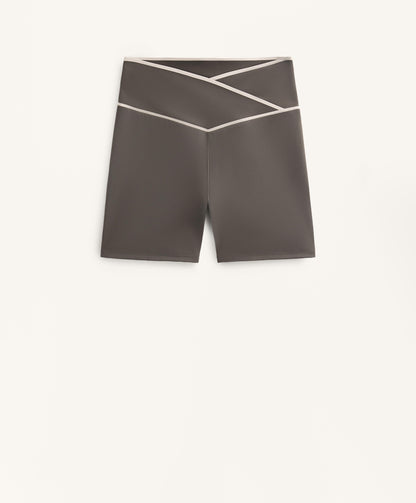 Perfect-adapt V-waist crossover 10 cm hot pants