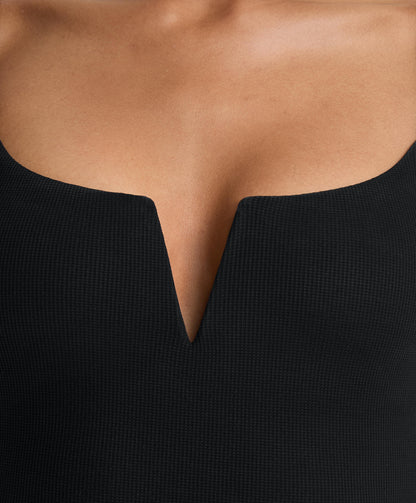 Piqu¨¦ V-neck swimsuit