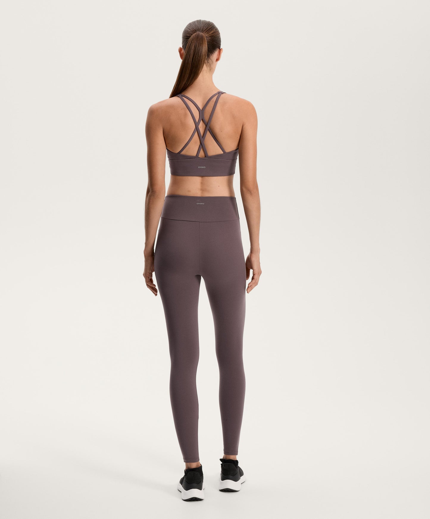 Medium-support Comfortlux sports bra with cups