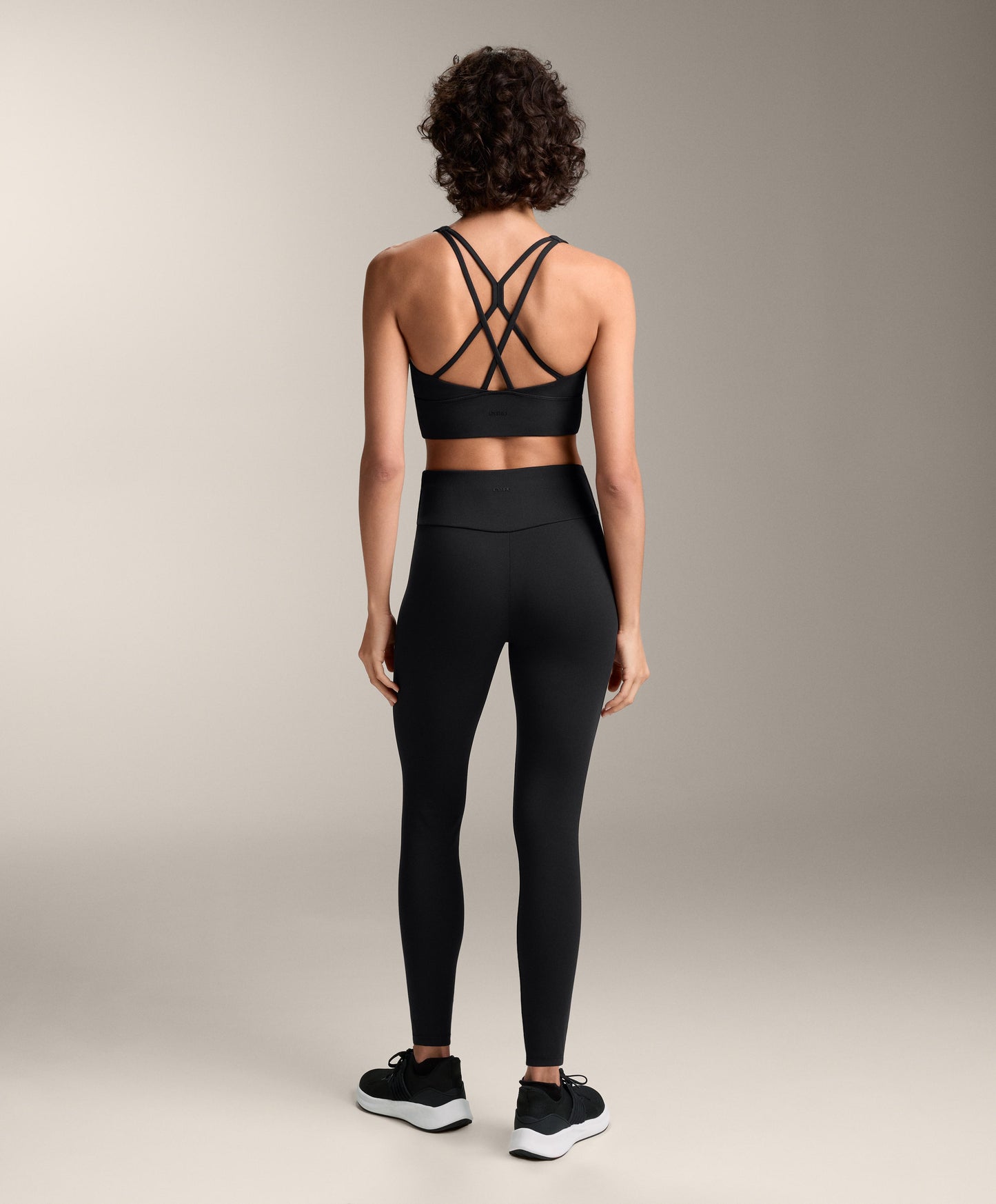 Medium-support Comfortlux sports bra with cups