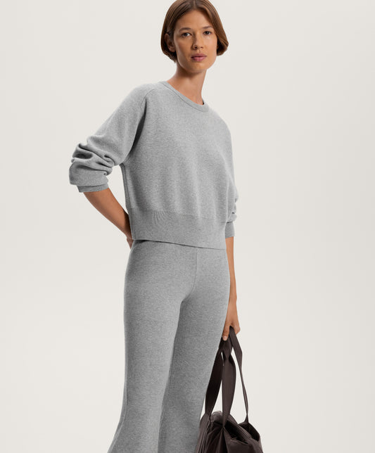Round neck knit jumper with rib details