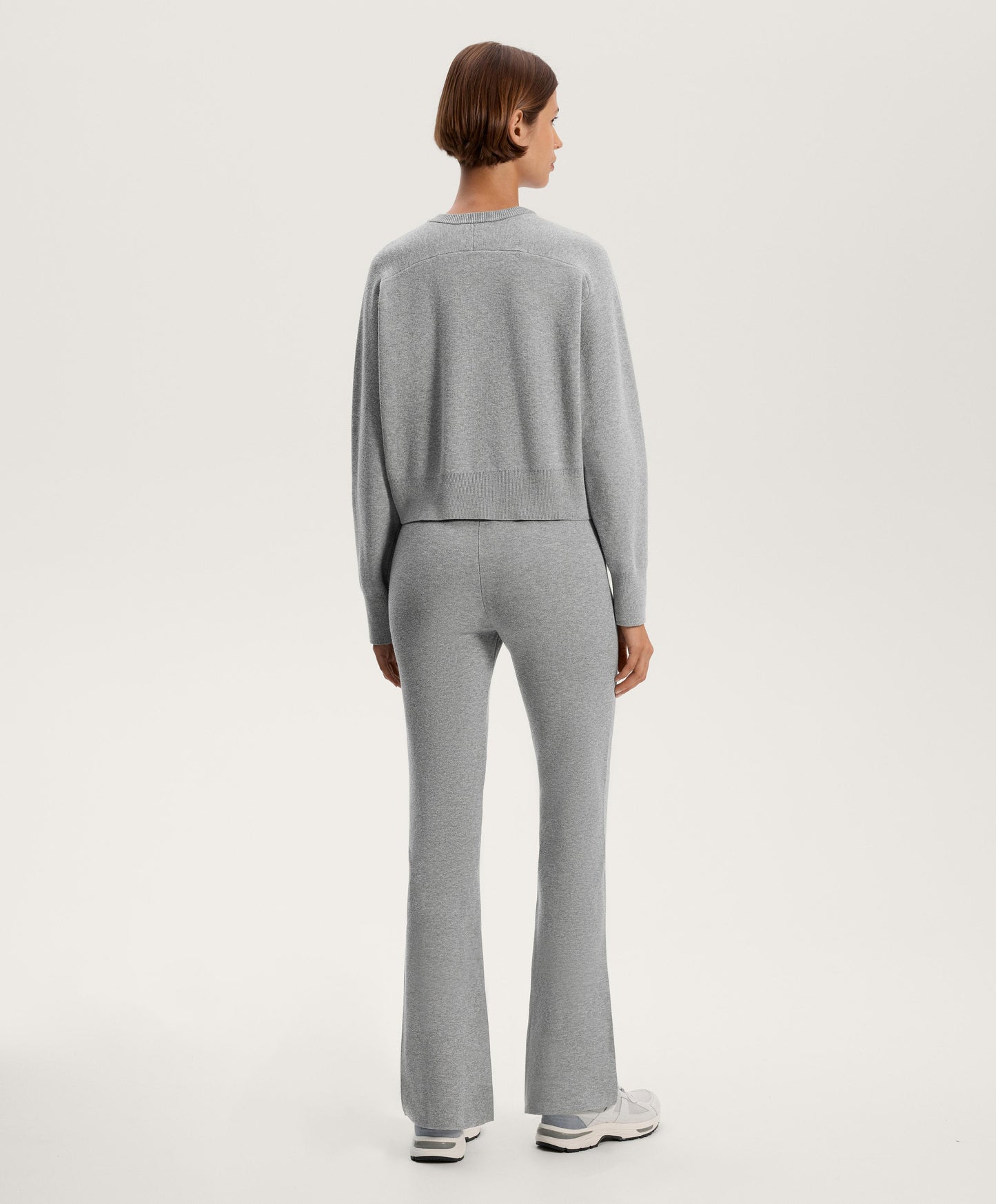 Round neck knit jumper with rib details