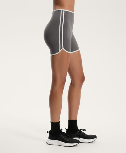 Compressive retro high-rise 10cm hot pants