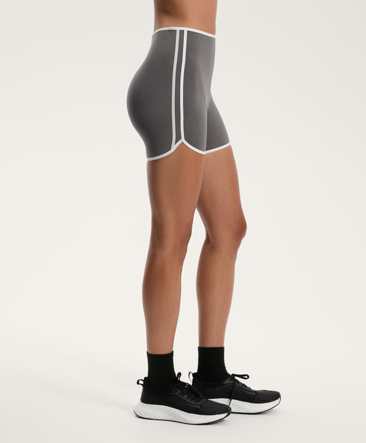 Compressive retro high-rise 10cm hot pants