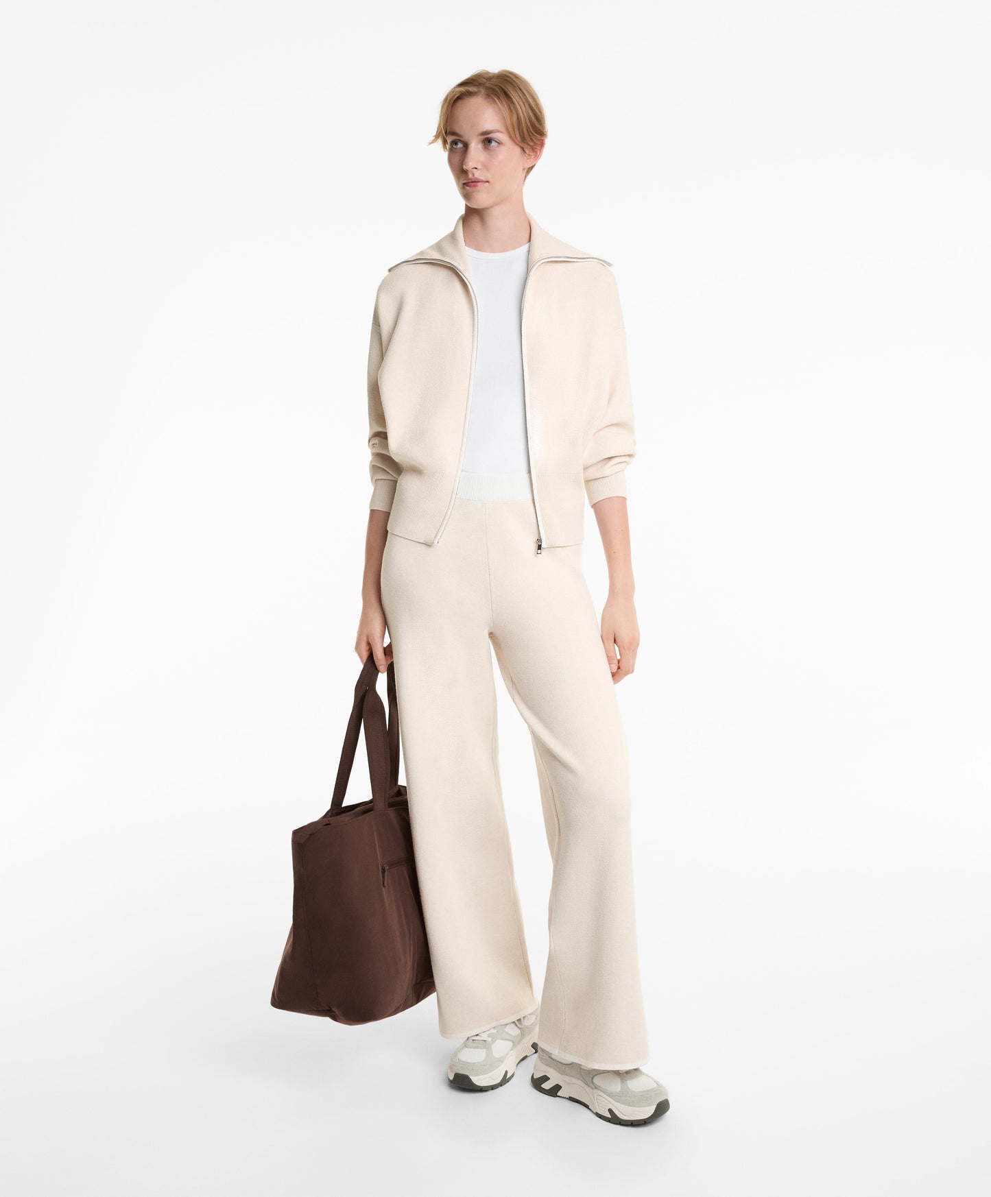 Contrast piping straight leg knit trousers