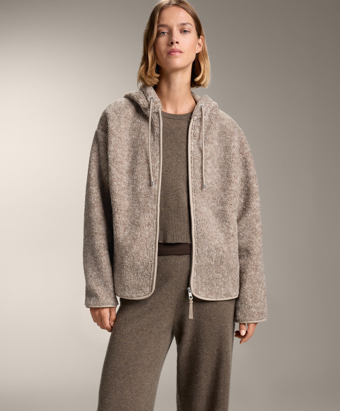 100% cashmere knit round-neck jumper
