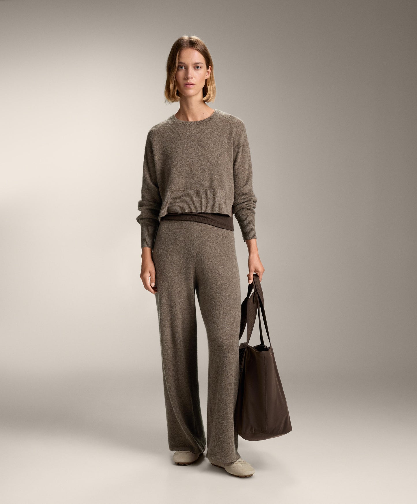 100% cashmere knit round-neck jumper
