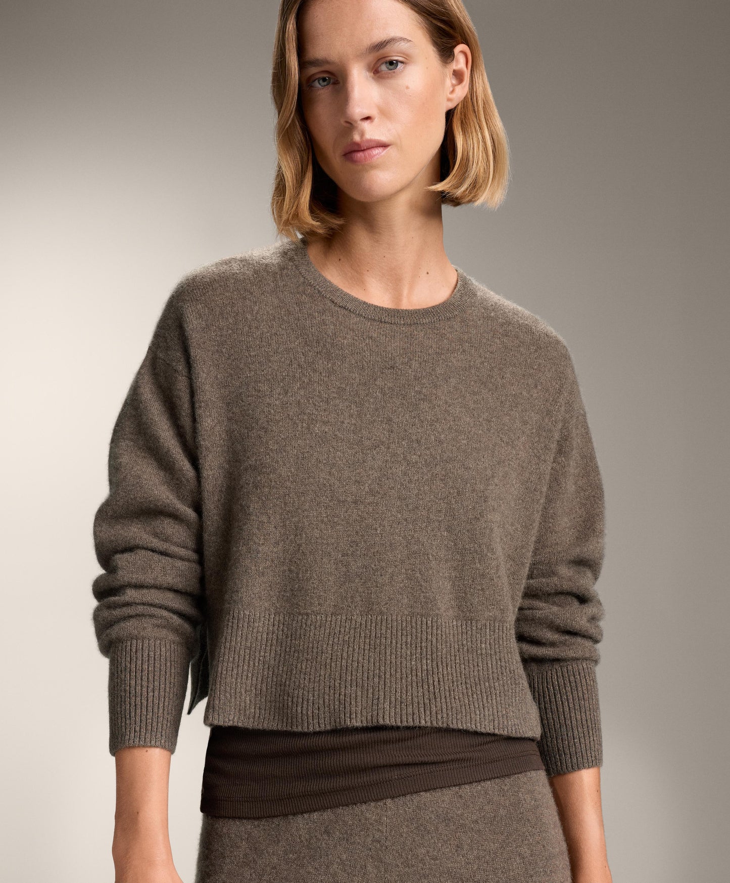 100% cashmere knit round-neck jumper