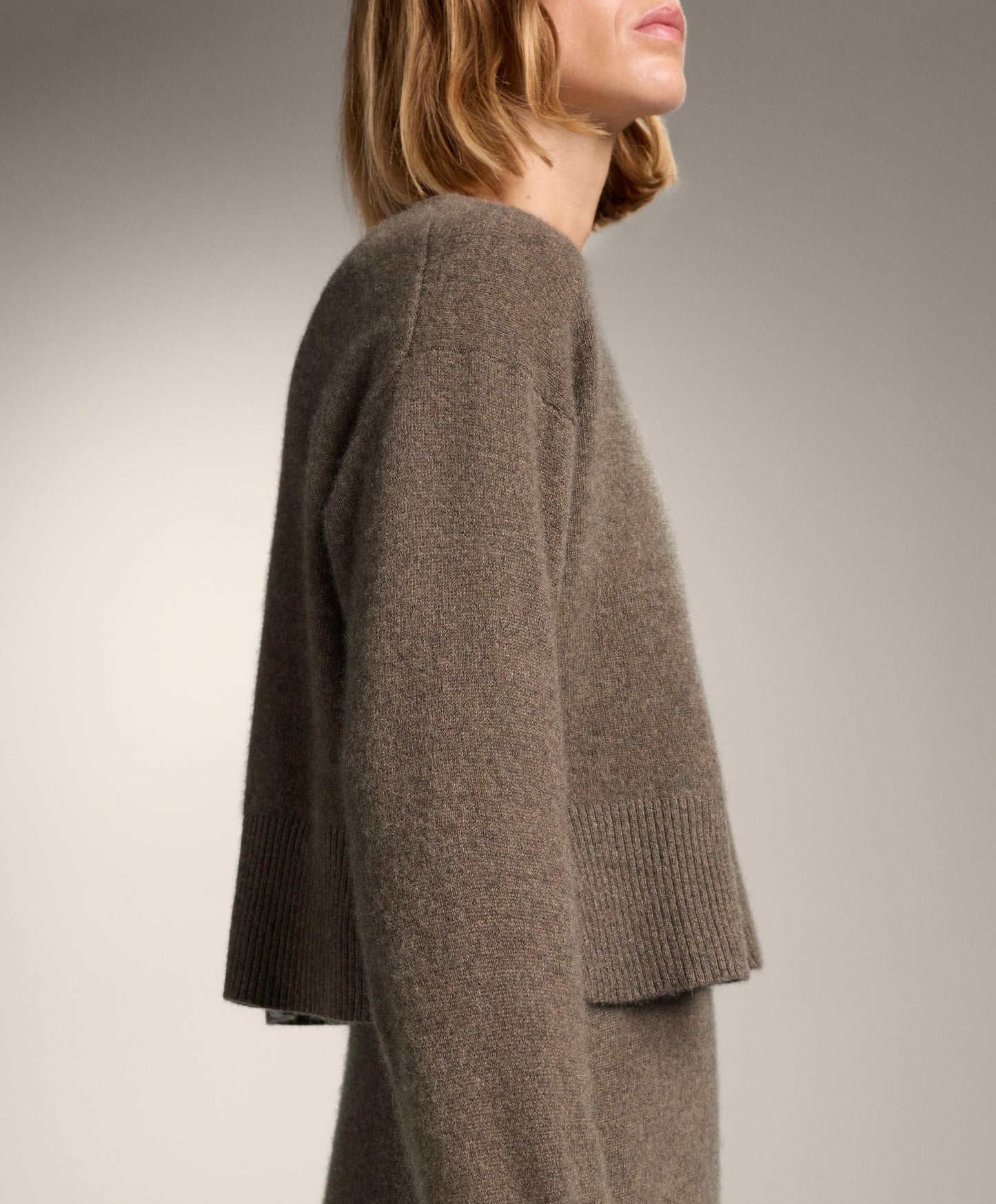 100% cashmere knit round-neck jumper