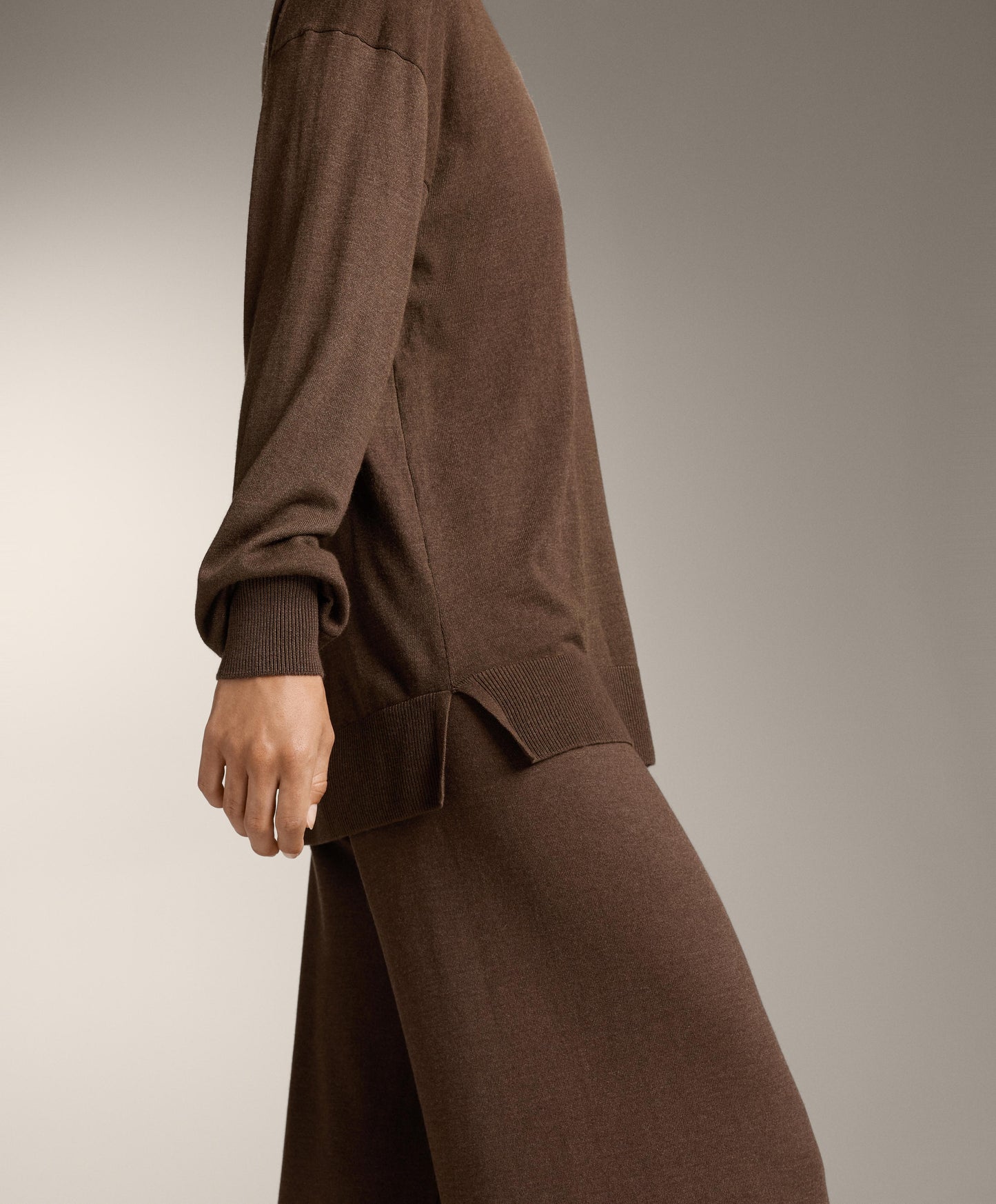 Round neck knit jumper 10% cashmere