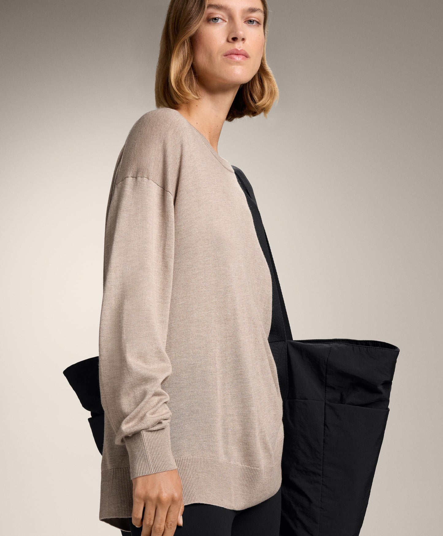 Round neck knit jumper 10% cashmere