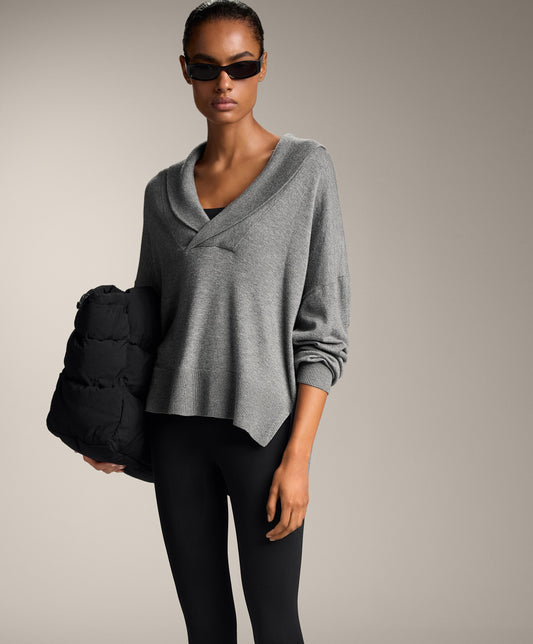 V-neck jumper with lapel