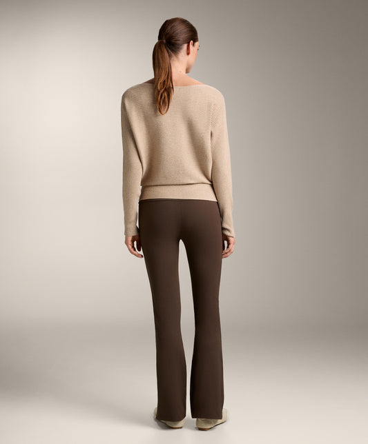 Off-the-shoulder rib knit jumper