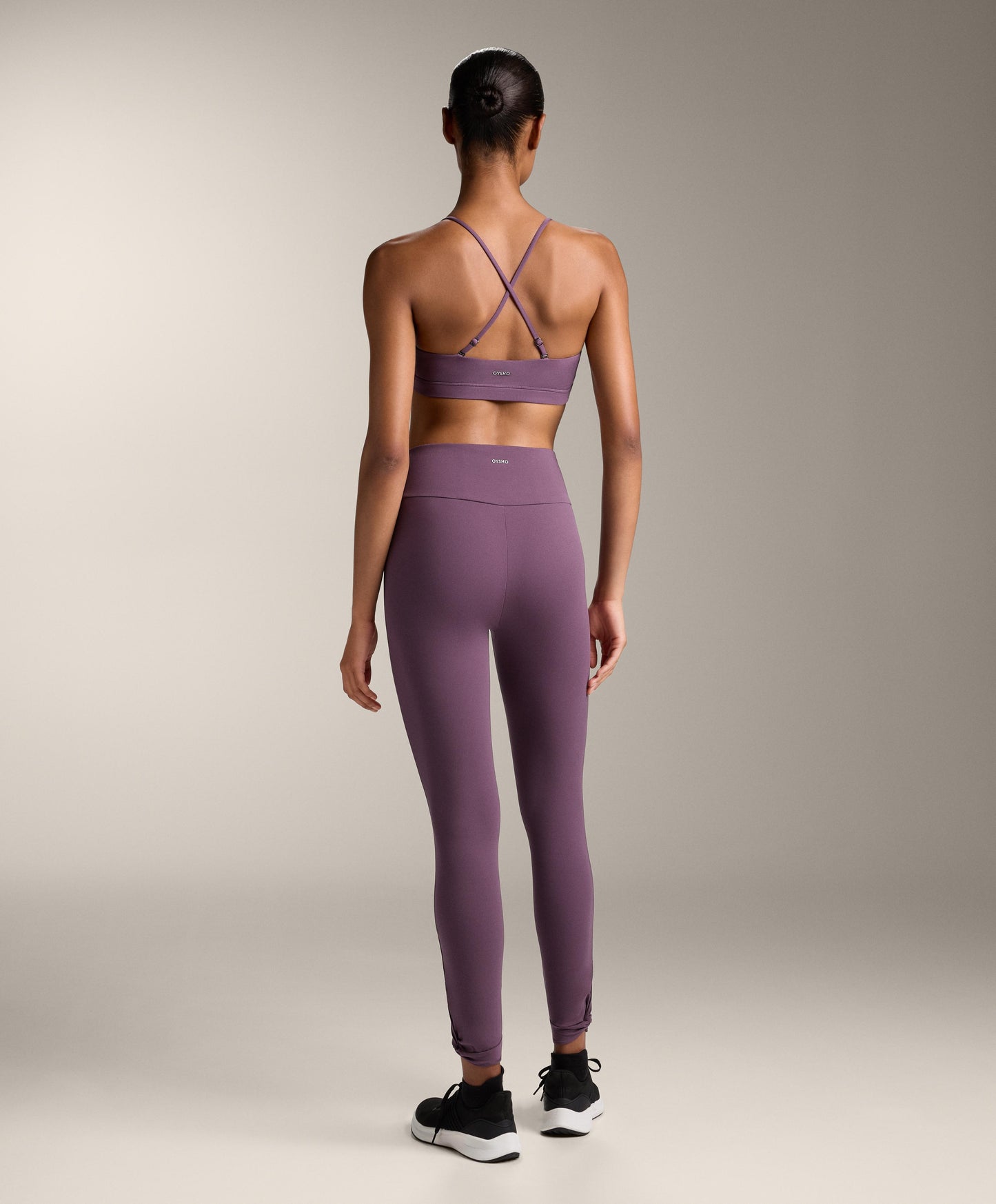 Light-support Comfortlux crossover-strap sports bra